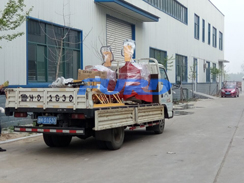 福瑞得機(jī)械手扶壓路機(jī)、框架整平機(jī)已成功裝車及時(shí)發(fā)貨