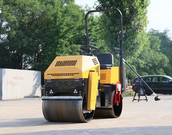 小型壓路機如何散熱呢？